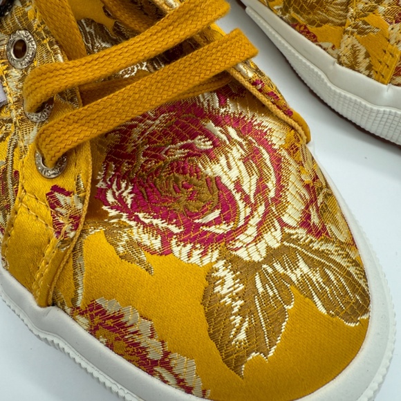 Superga Women’s 11 Canary Yellow Floral Brocade Sneakers With Red & Gold NWT - Picture 3 of 14